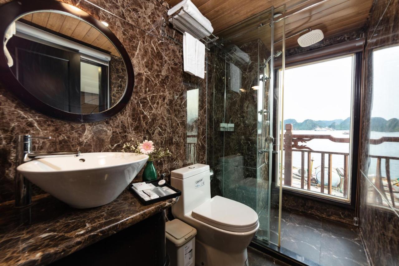 Amanda Cruise Ha Long Bay Hotel Exterior photo