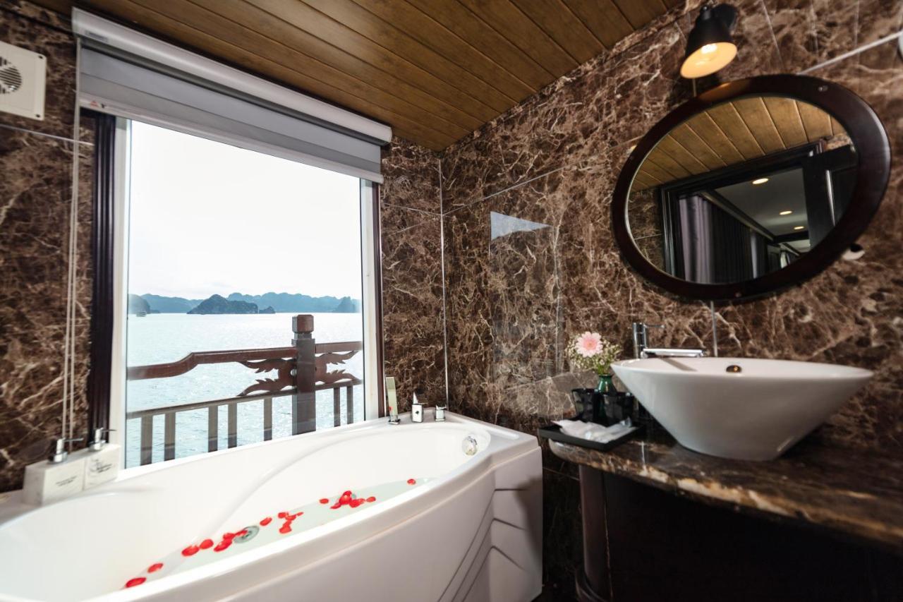 Amanda Cruise Ha Long Bay Hotel Exterior photo