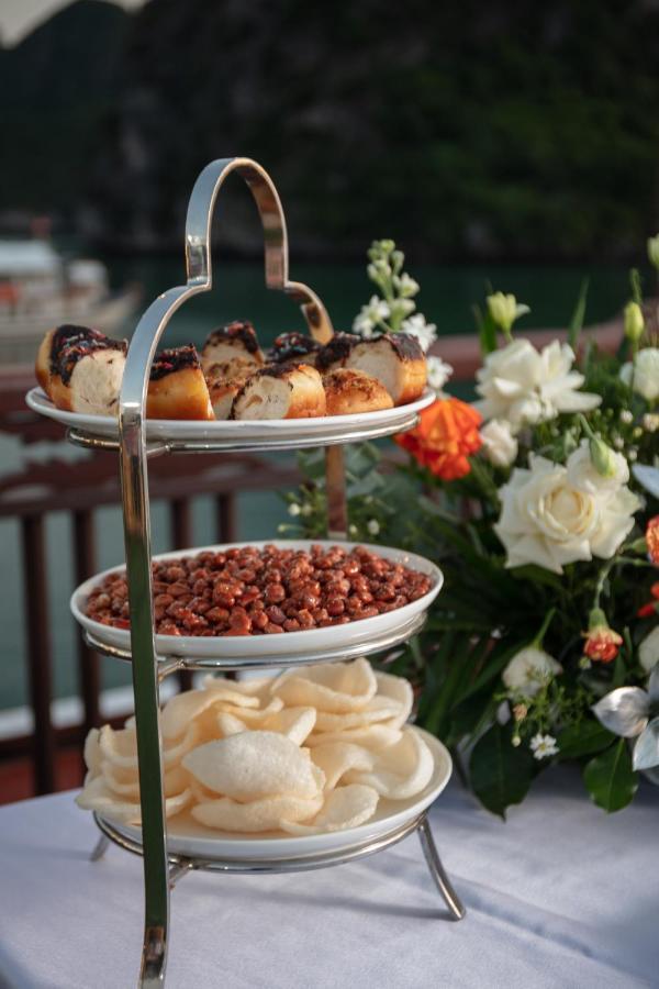 Amanda Cruise Ha Long Bay Hotel Exterior photo