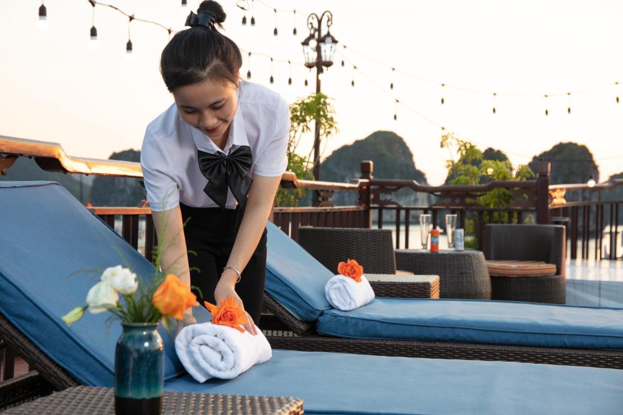 Amanda Cruise Ha Long Bay Hotel Exterior photo